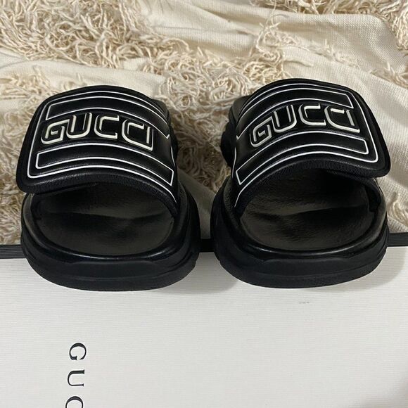 GUCCI Men's Embossed Logo Chunky Sliders Aguru Trek Slides - Picture 8 of 10